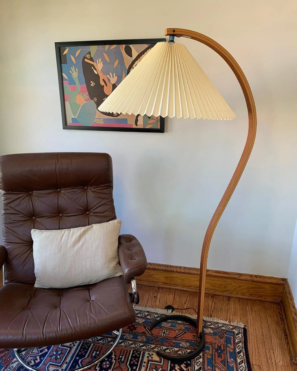Contemporary Fabric Pleated Shade Floor Lamp 1-Light