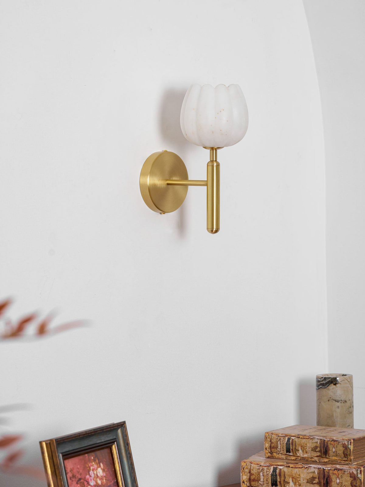 Contemporary Glass Round Backplate Wall Light 1-Light