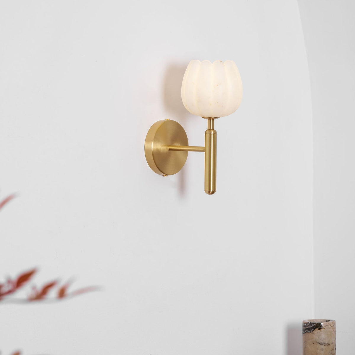 Contemporary Glass Round Backplate Wall Light 1-Light