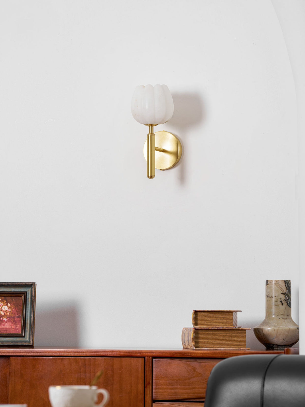 Contemporary Glass Round Backplate Wall Light 1-Light