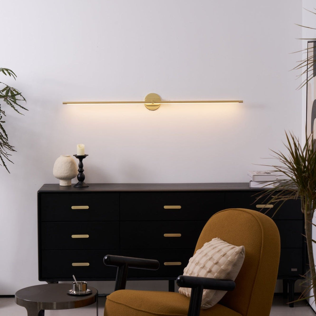 Minimalist Metal Linear Adjustable Wall Light 1-Light