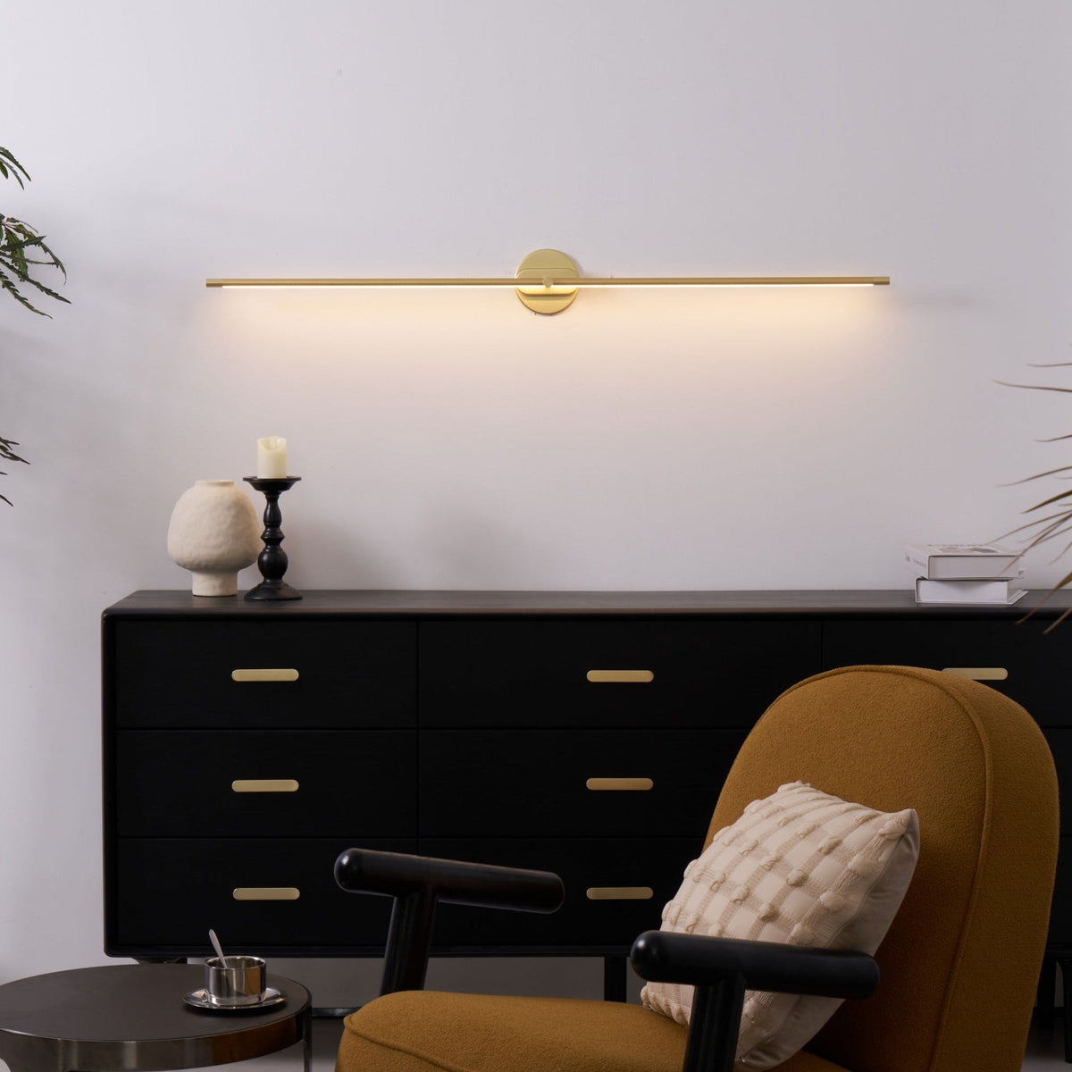 Minimalist Metal Linear Adjustable Wall Light 1-Light