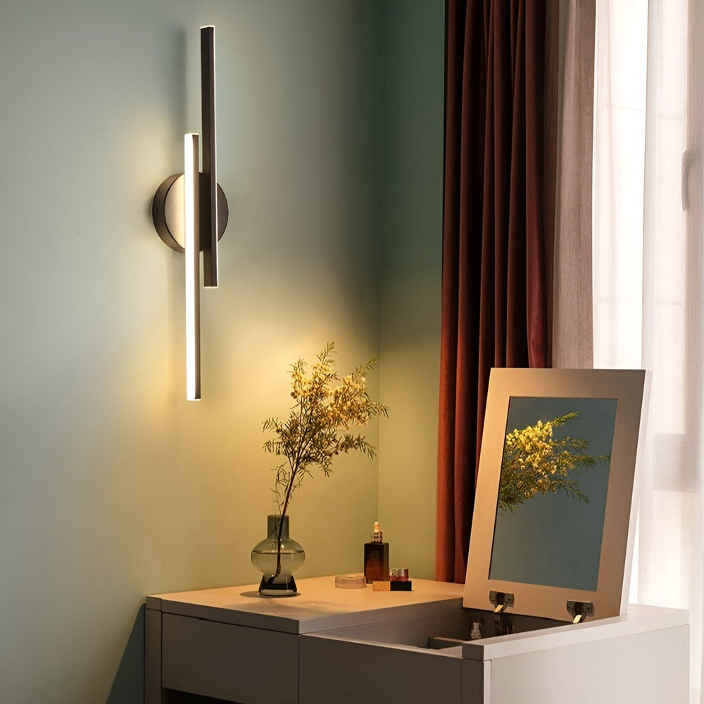 Contemporary Aluminium Round Backplate Wall Light 1-Light
