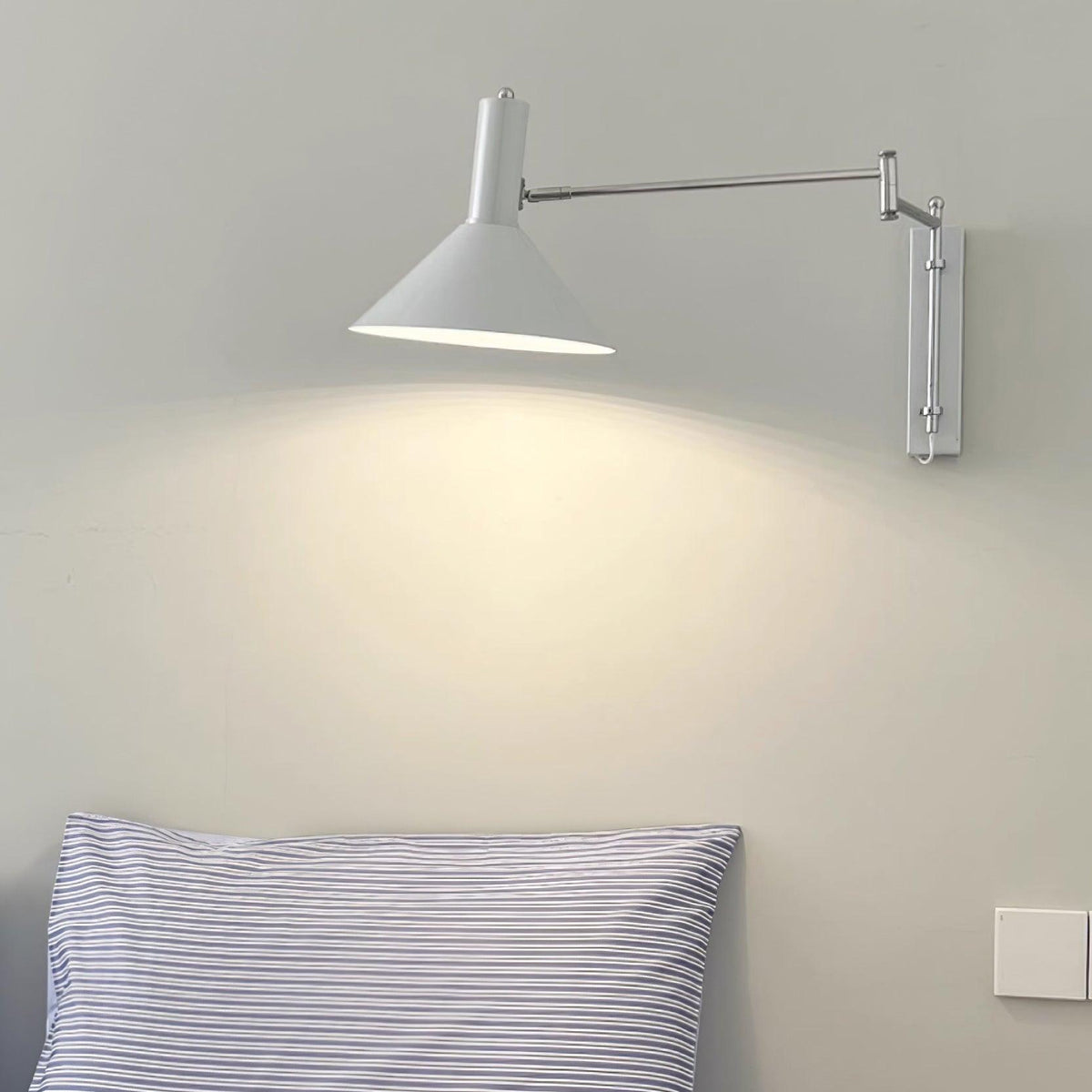 Contemporary Metal Cone Shade Wall Light 1-Light