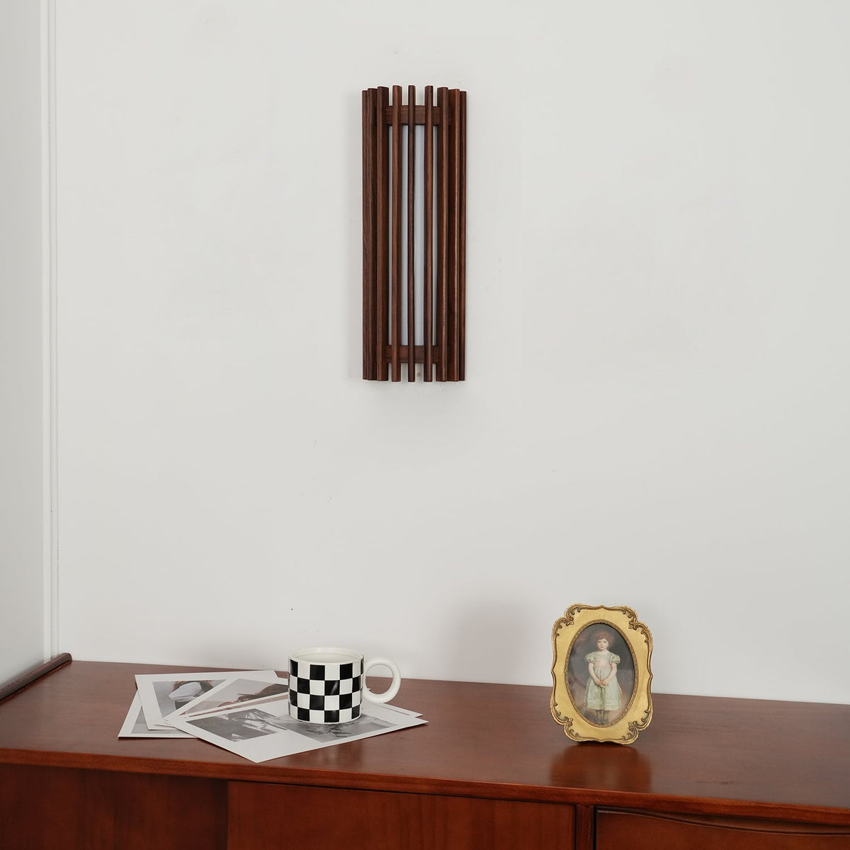 Contemporary Acrylic Vertical Linear Wall Light 1-Light