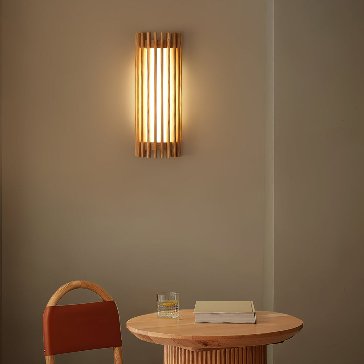 Contemporary Acrylic Vertical Linear Wall Light 1-Light