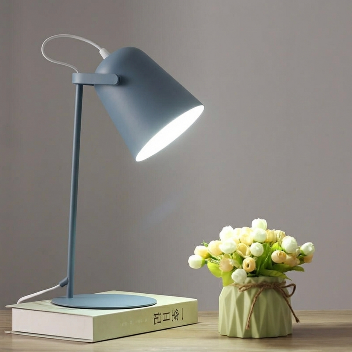 Scandinavian Metal Cone Table Lamp LED 1-light