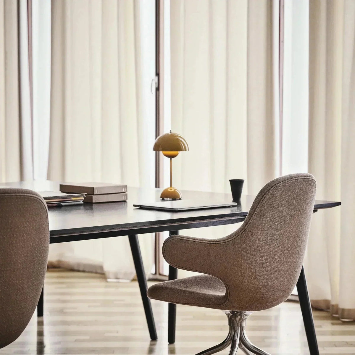 Contemporary Dome Wireless LED Table Lamp 1-Light